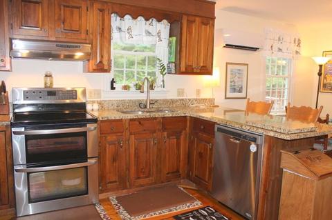 63 Grove St, Upton, MA 01568 photo 4