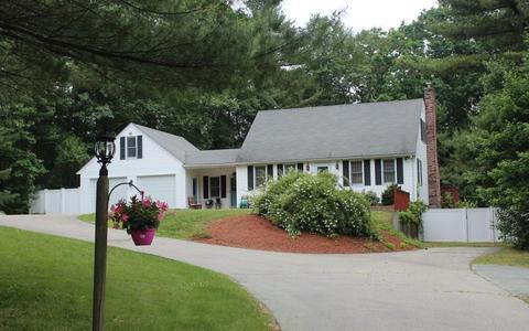 63 Grove St, Upton, MA 01568 photo 1