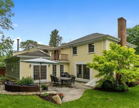 9 Northgate Rd, Wellesley, MA 02481 photo 2