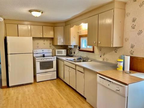 49 Leo Dr, Chicopee, MA 01020 photo 7