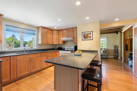 16 Elm St, Townsend, MA 01469 photo 2