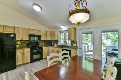 25 Riverside Dr, Webster, MA 01570 photo 11