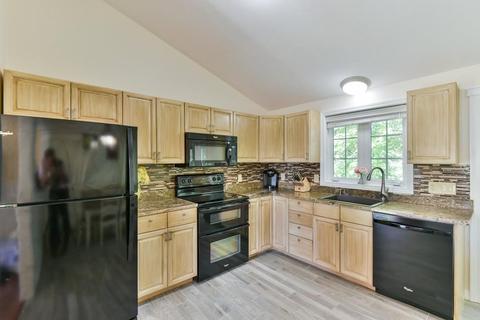 25 Riverside Dr, Webster, MA 01570 photo 12