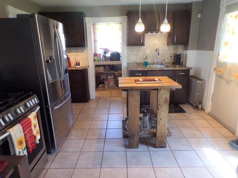 36 Frontenac St, Springfield, MA 01151 photo 2