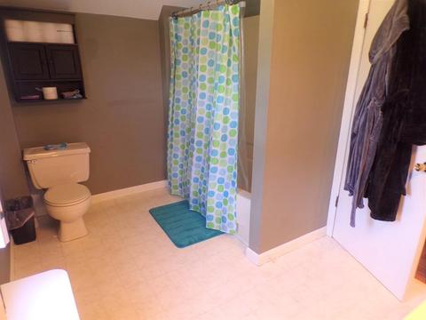 36 Frontenac St, Springfield, MA 01151 photo 11