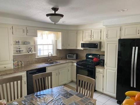 70 Venus Dr, Worcester, MA 01605 photo 12
