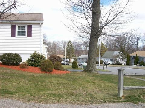 70 Venus Dr, Worcester, MA 01605 photo 3