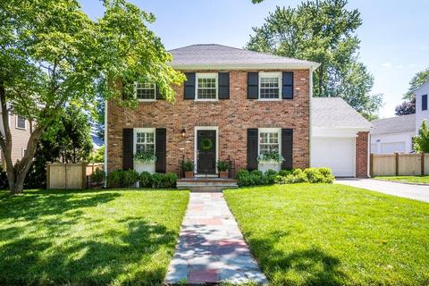 10 Cape Cod Ln, Milton, MA 02186 photo 1