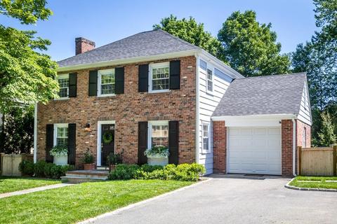 10 Cape Cod Ln, Milton, MA 02186 photo 2