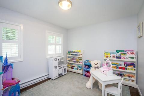 10 Cape Cod Ln, Milton, MA 02186 photo 12