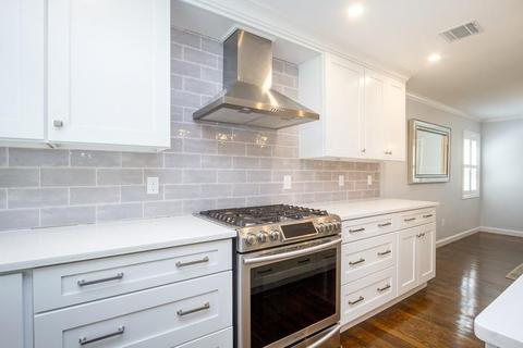 10 Cape Cod Ln, Milton, MA 02186 photo 7