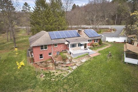 65 West St, Amherst, MA 01002 photo 1