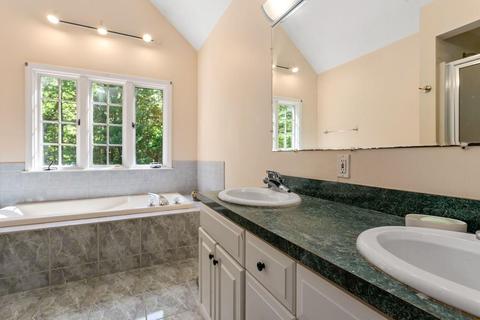 4 Brousseau Dr, Upton, MA 01568 photo 8