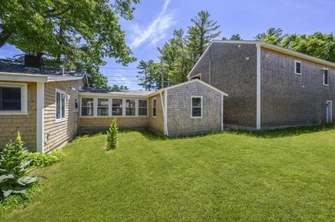 2 Mattapoisett Rd, Wareham, MA 02571 photo 4