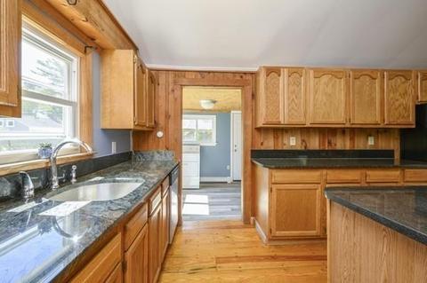 2 Mattapoisett Rd, Wareham, MA 02571 photo 9