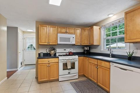 91 Ash St, Townsend, MA 01469 photo 5