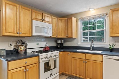 91 Ash St, Townsend, MA 01469 photo 4