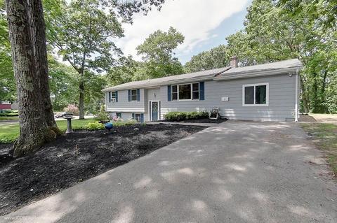 2 Frances Ct, Coventry, RI 02816 photo 2