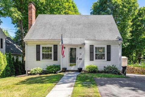 34 Willow St, Reading, MA 01867 photo 1