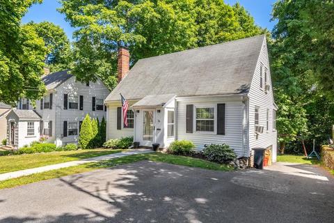34 Willow St, Reading, MA 01867 photo 2