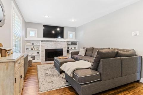 34 Willow St, Reading, MA 01867 photo 4