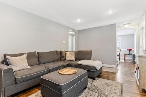 34 Willow St, Reading, MA 01867 photo 6