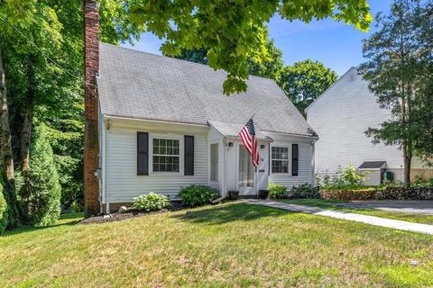 34 Willow St, Reading, MA 01867 photo 3