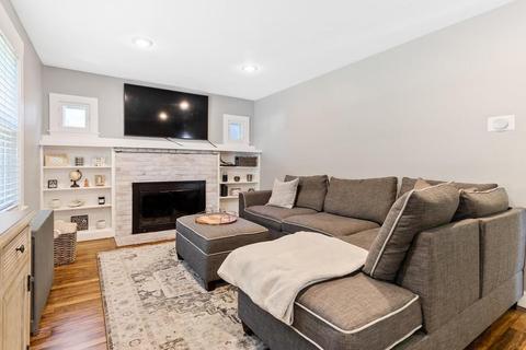 34 Willow St, Reading, MA 01867 photo 5