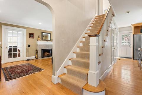40 Cedar St, Marblehead, MA 01945 photo 4