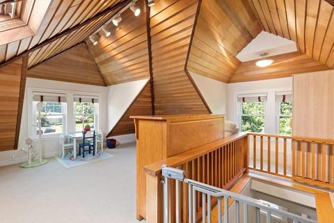 40 Cedar St, Marblehead, MA 01945 photo 24