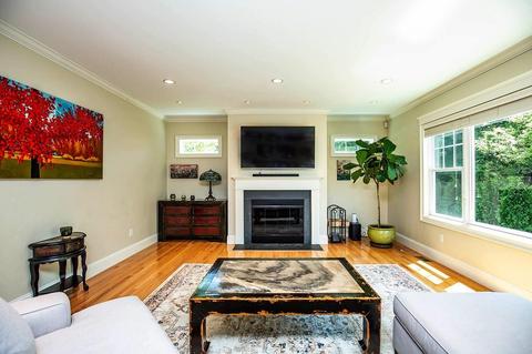 2 Penny Ln, Beverly, MA 01915 photo 9