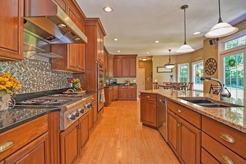 7 Lyons St, Franklin, MA 02038 photo 8