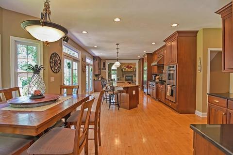 7 Lyons St, Franklin, MA 02038 photo 3