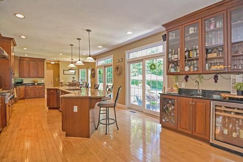 7 Lyons St, Franklin, MA 02038 photo 5