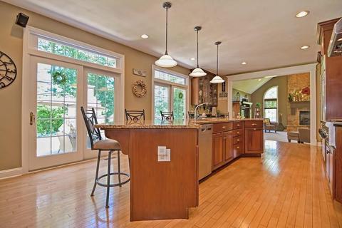 7 Lyons St, Franklin, MA 02038 photo 9
