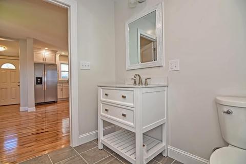 79 School St, Saugus, MA 01906 photo 16