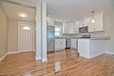 79 School St, Saugus, MA 01906 photo 21