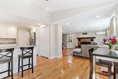 14 Cross St, Reading, MA 01867 photo 4