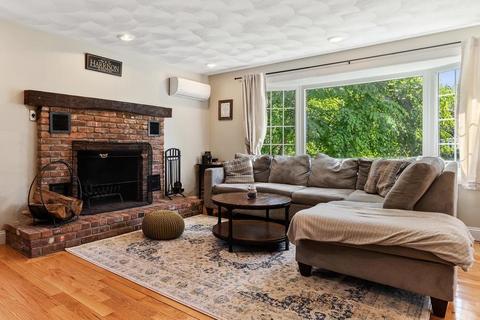 14 Cross St, Reading, MA 01867 photo 6