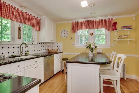 6 Manning St, Needham, MA 02494 photo 8