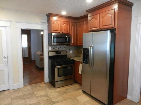 44 Howes St, Springfield, MA 01118 photo 8