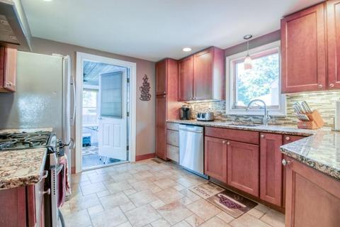 146 Powell Ave, Springfield, MA 01118 photo 5