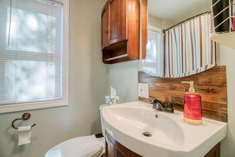 146 Powell Ave, Springfield, MA 01118 photo 22