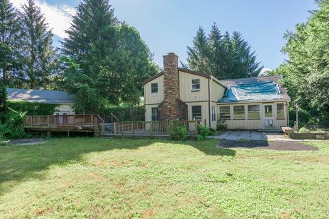 3 West St, Easthampton, MA 01027 photo 5