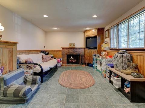 27 Mohawk St, Danvers, MA 01923 photo 18