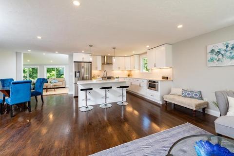 10 Windsor Dr, Hingham, MA 02043 photo 1