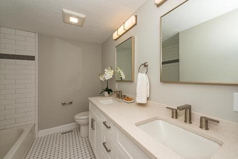 10 Windsor Dr, Hingham, MA 02043 photo 8