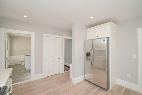 18 Millett St, Gloucester, MA 01930 photo 3