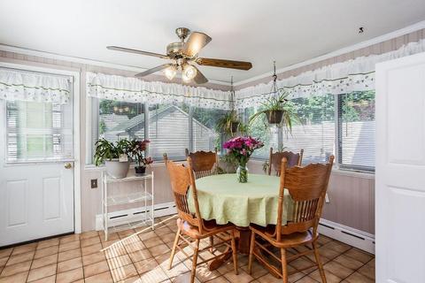 489 Cooley St, Springfield, MA 01128 photo 17