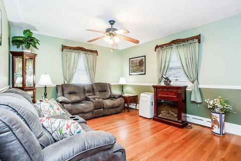 489 Cooley St, Springfield, MA 01128 photo 18